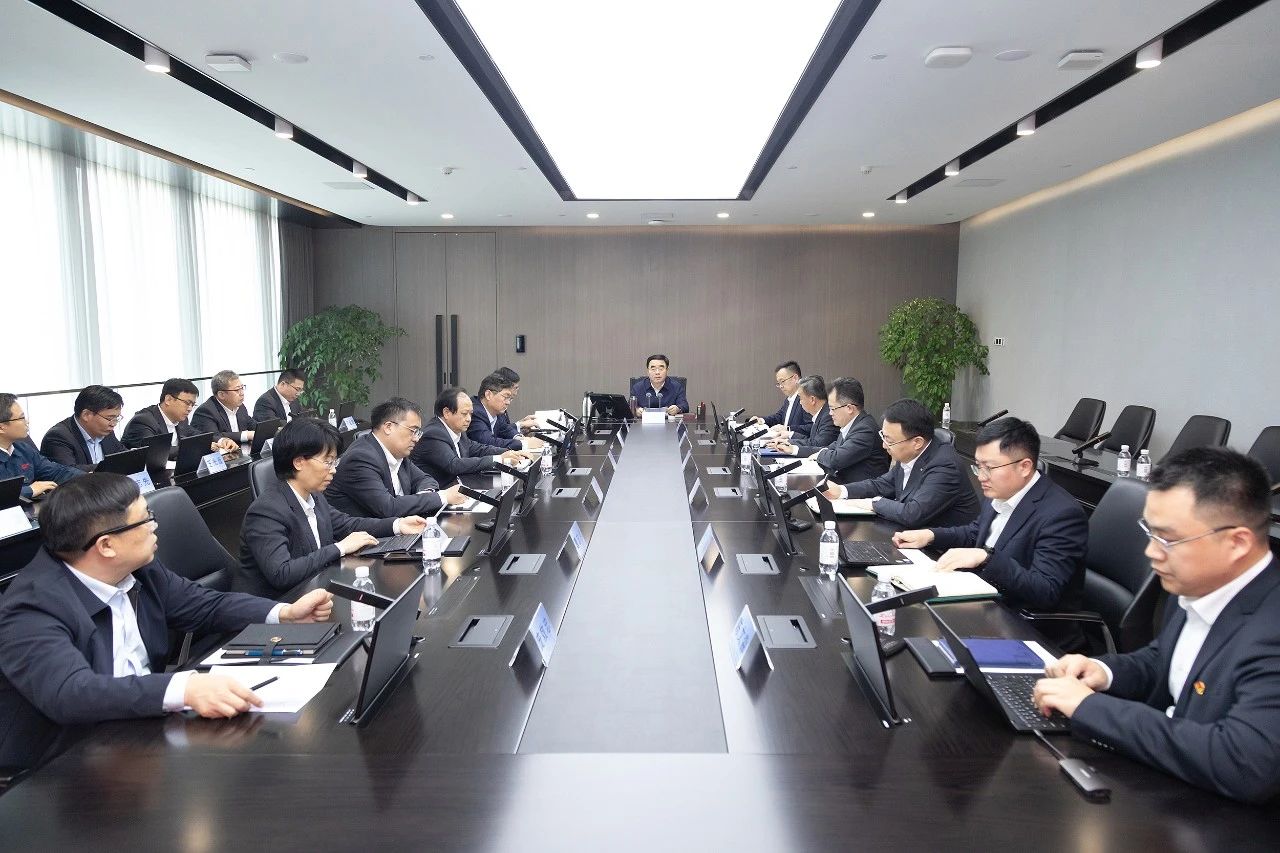 山東重工集團黨委理論學習中心組圍繞習近平總書記關(guān)于科技創(chuàng)新與人才建設(shè)的重要論述開展專題學習研討